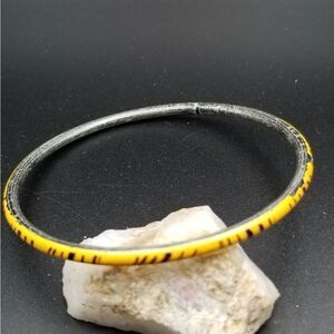 Kill bill lightning yellow bracelet. B410